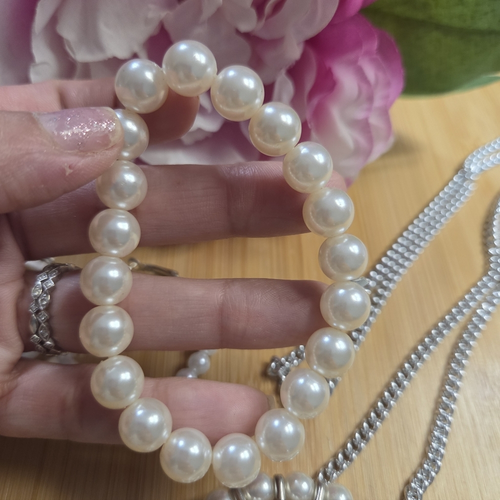 Pearl Jewelry Set - Picture 4 of 5